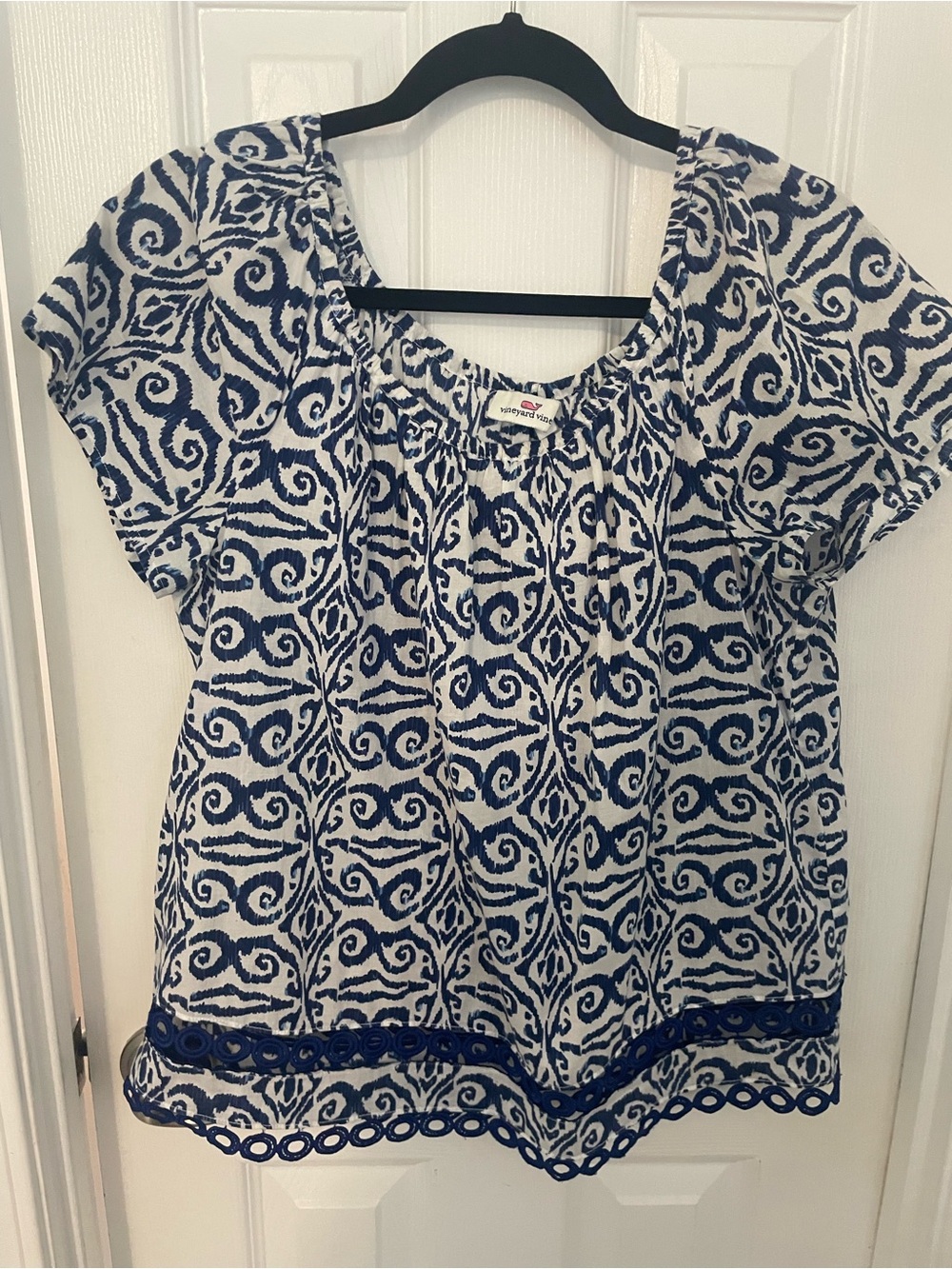 Vineyard Vines Salt Island Tile Peasant Top Eyelet Scallop Hem Blouse M